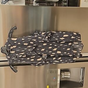 💕VERONICA M💕 Sleeveless Ruffle Blouse ~ Gray Print Medium M NWOT